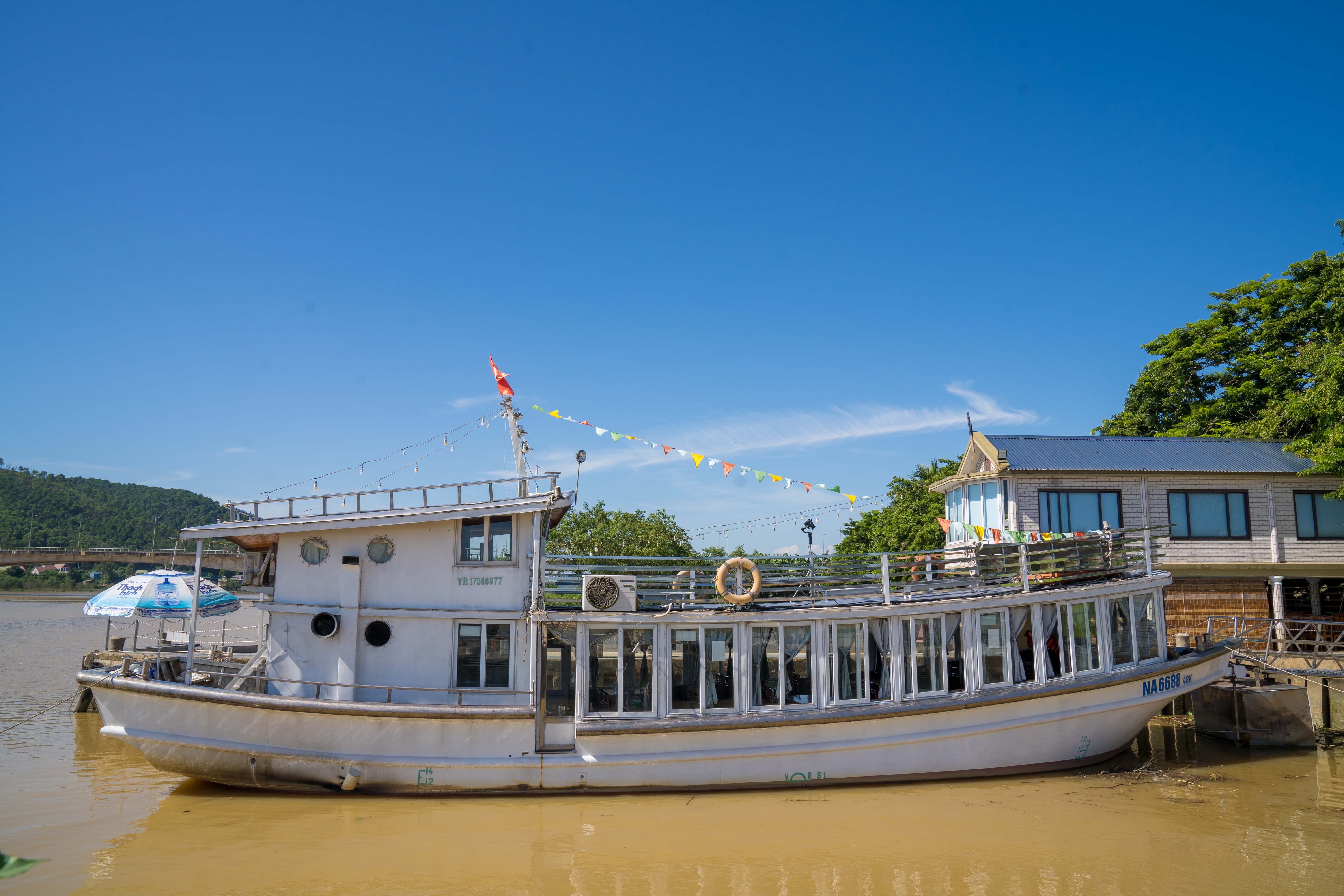 Dù thuyền Sông Lam - Cầu Bến Thủy