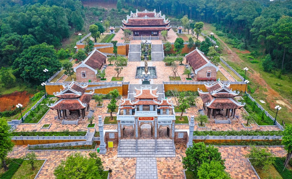 Đền Chung Sơn khánh thành năm 2020. Ảnh: Ngô Trần Hải An